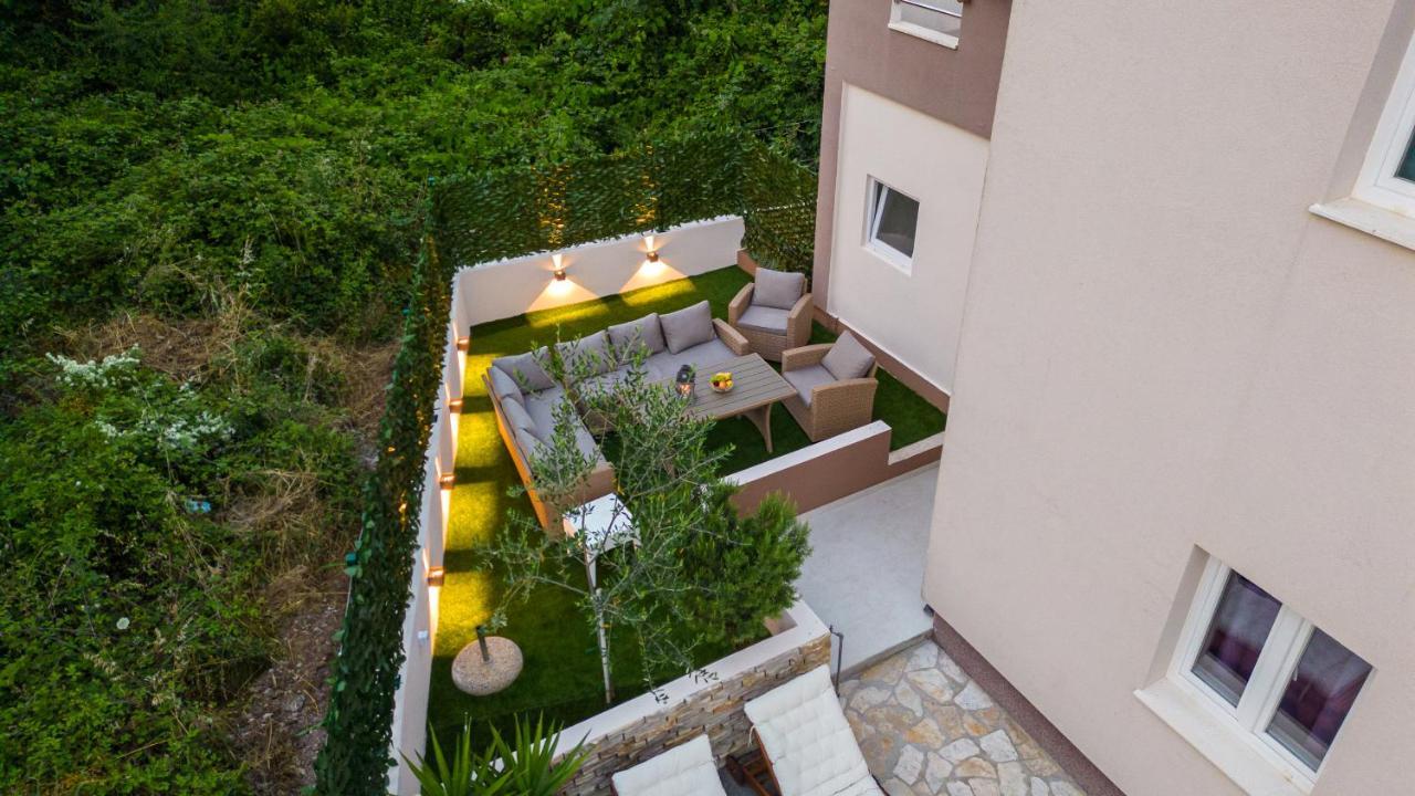 Bruno'S Poolside Apartments - Near Beach Τρογκίρ Εξωτερικό φωτογραφία