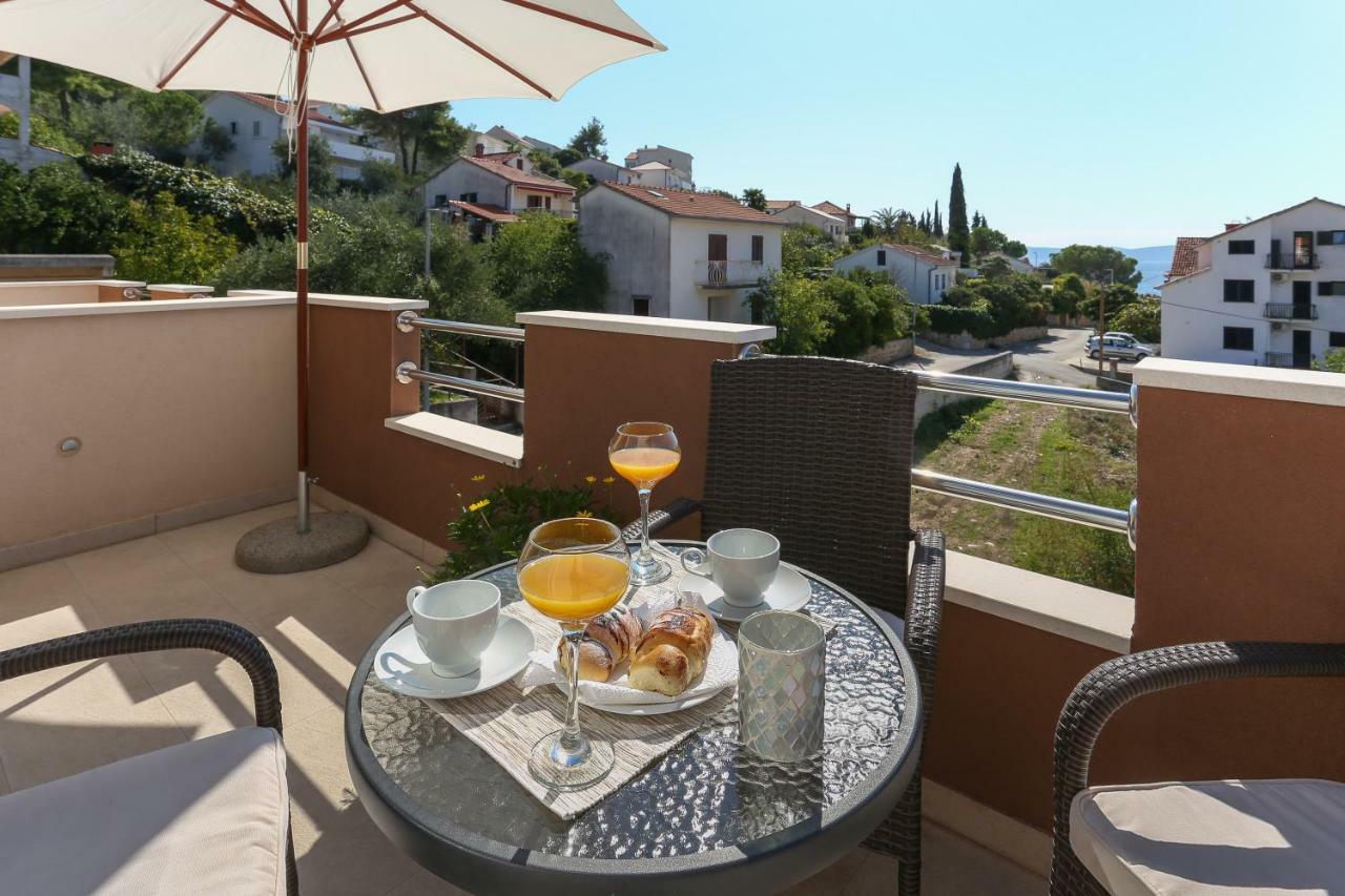 Bruno'S Poolside Apartments - Near Beach Τρογκίρ Εξωτερικό φωτογραφία