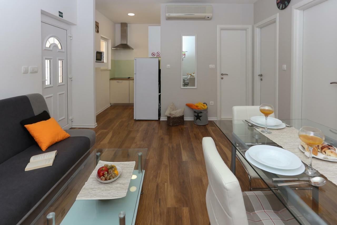 Bruno'S Poolside Apartments - Near Beach Τρογκίρ Εξωτερικό φωτογραφία